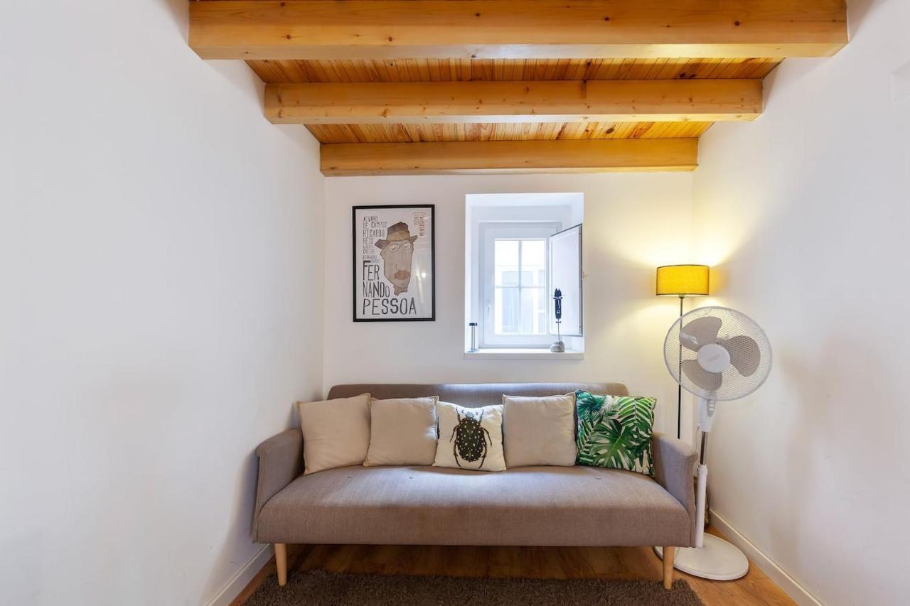 Classic Lisbon Homes: Bright & Central In Belem Exterior photo